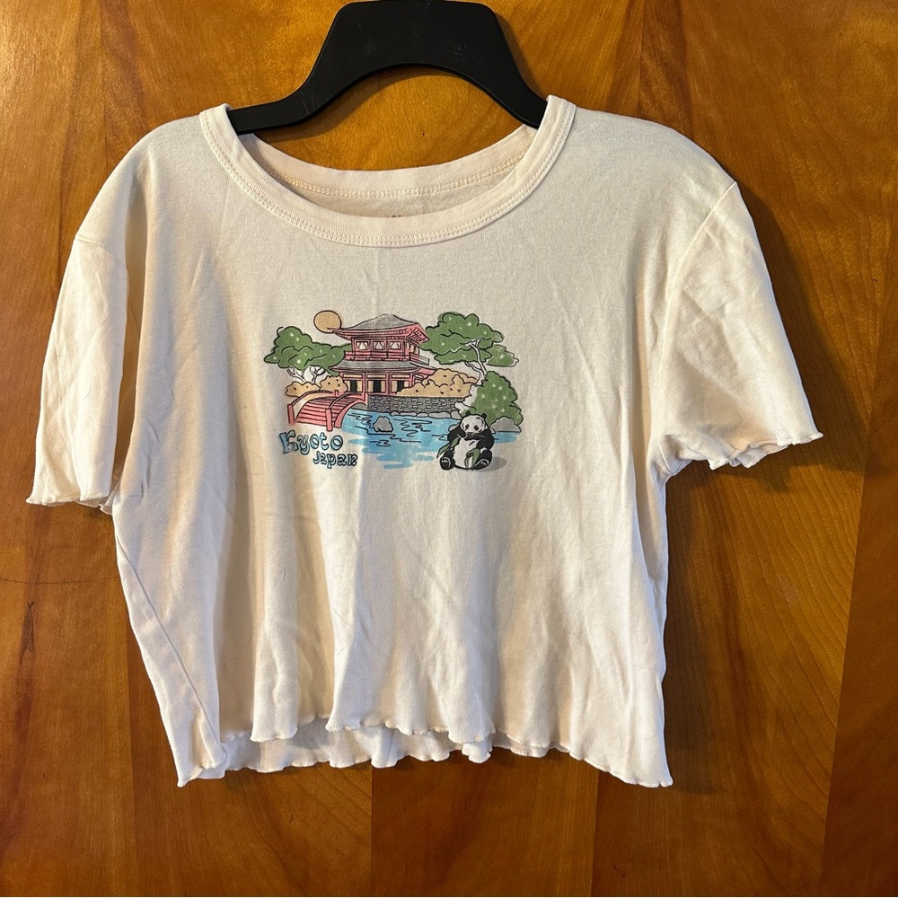 Woman’s crop top